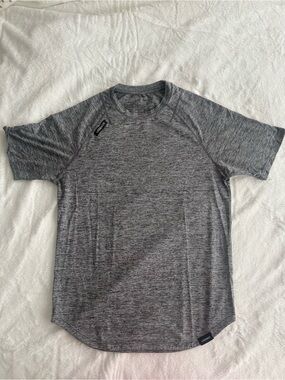 Legends Men's Gray Performance Heather Crew Neck Shirt